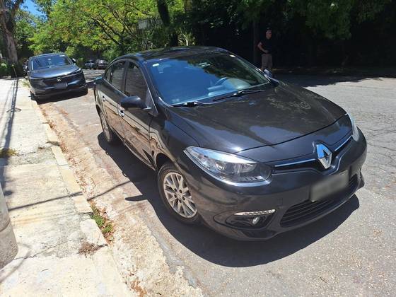 RENAULT FLUENCE 2.0 DYNAMIQUE PLUS 16V FLEX 4P AUTOMÁTICO RENAULT FLUENCE 2.0 DYNAMIQUE PLUS 16V FLEX 4P AUTOMÁTICO